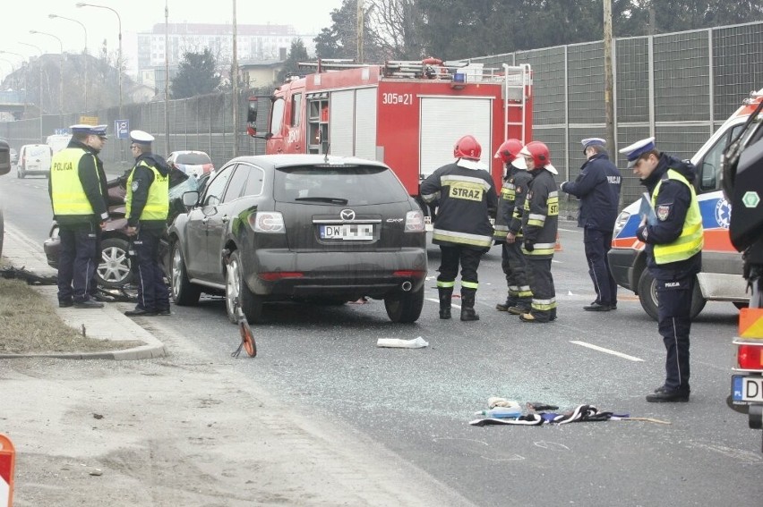 Wrocław: Tragiczny wypadek na al. Sobieskiego. Jedna osoba zginęła, 5 rannych (ZDJĘCIA)