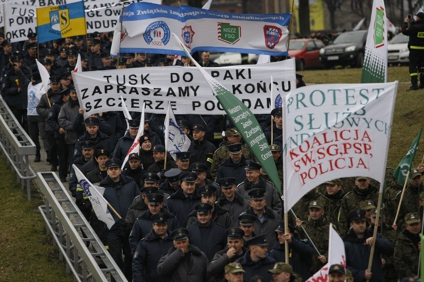 Wrocław: Służby mundurowe protestowały (FILM I ZDJĘCIA)