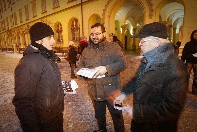 Protest przeciw podwyżkom cen biletów MPK (ZDJĘCIA)