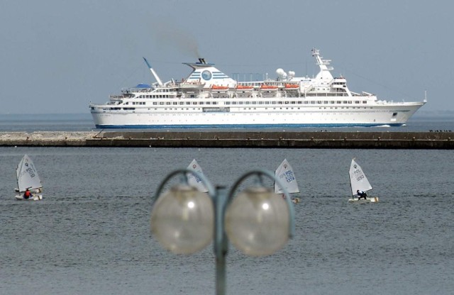 "Delphin" zacumuje w sobotę w Gdyni przy nabrzeżu Francuskim