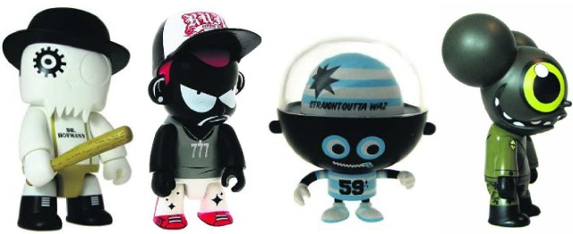 Groźna drużyna designer toys: jednooki Qee z pałką, zbuntowany hiphopowiec Qee Mutafukaz, energetyczny Rolitoboy Mini i kosmita Qee Space Monkey