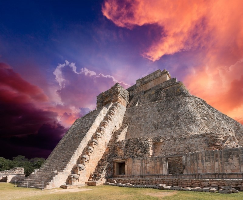 Piramida w Chichen Itza w Meksyku to najsłynniejsza piramida...