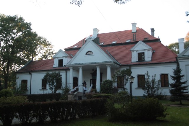 Powiatowy Dom Dziecka w Rzuchowej działa od  1 września. W środę uroczyście poświęcił go bp Wiesław Lechowicz