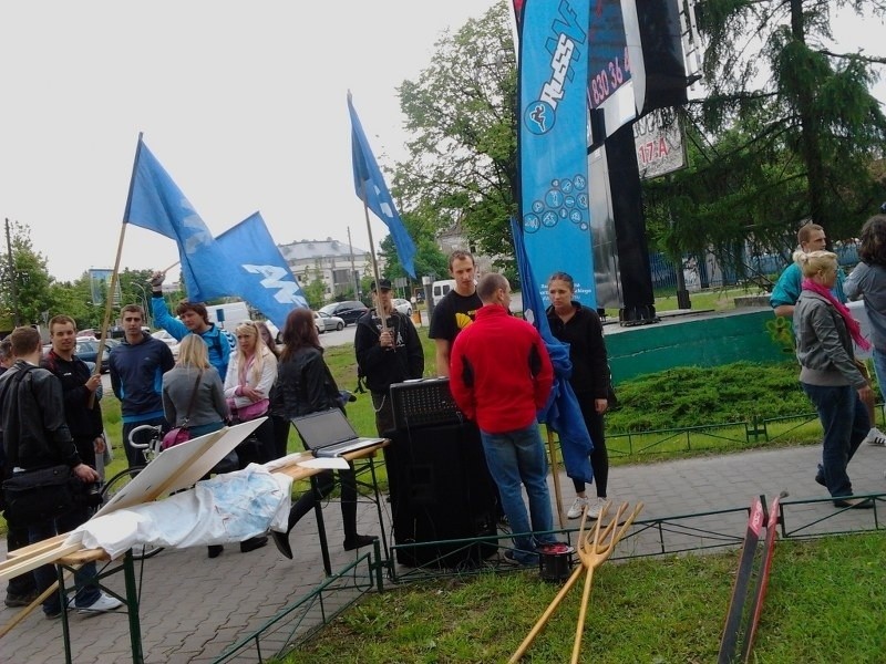 Studenci AWF protestowali przeciw deregulacji zawodów.