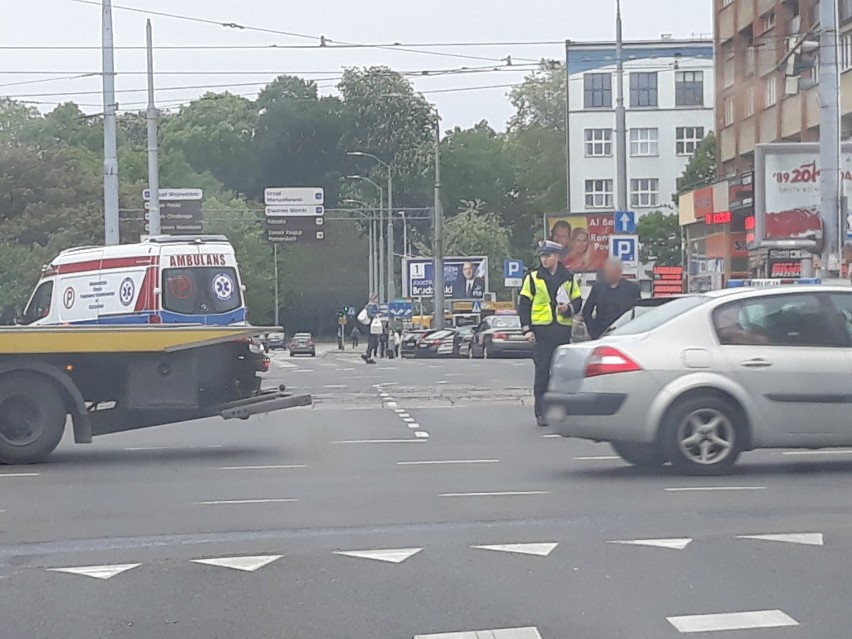Dwa samochody zderzyły się na placu Rodła w Szczecinie