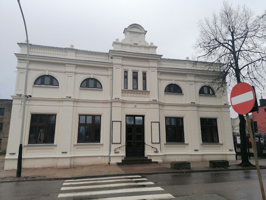 Nowa elewacja Miejskiego Ośrodka Kultury w Pabianicach