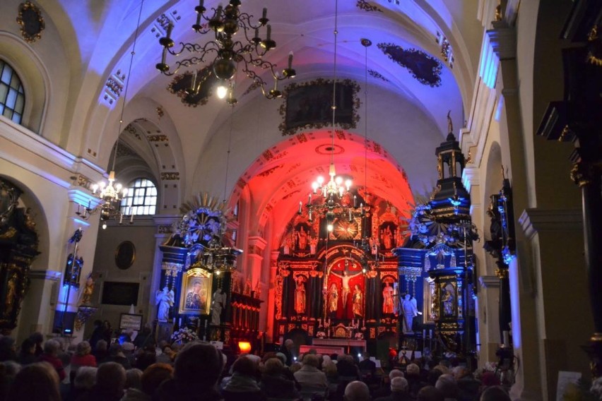 Z okazji 100-lecia Chóru Lira w  klasztorze Ojców Paulinów w Wieruszowie zorganizowano niezwykły koncert[FOTO]