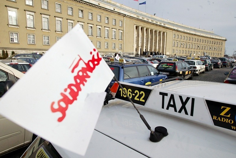 Wrocław: Taksówkarze walczą o swoje (ZDJĘCIA)