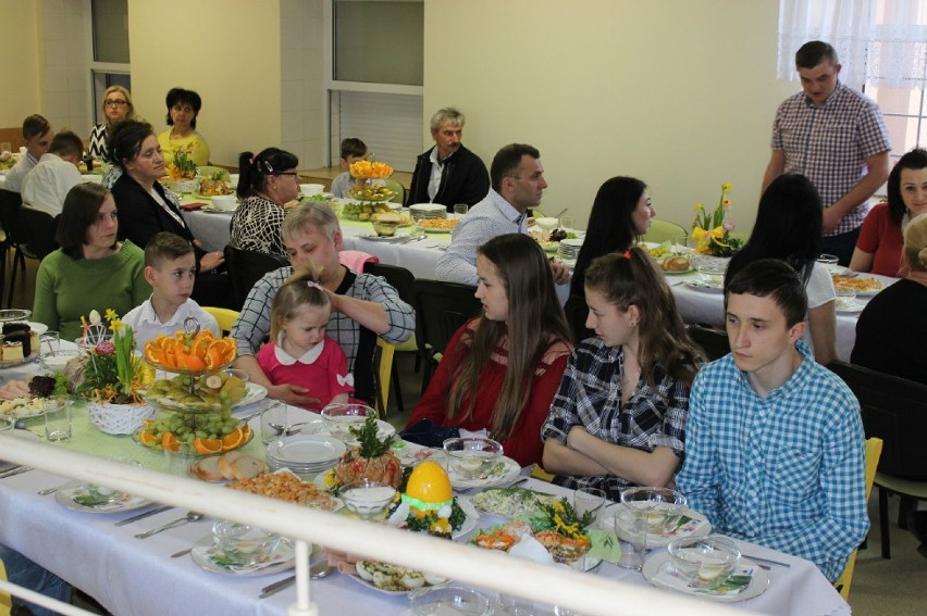 Spotkanie Wielkanocne ze starostą kaliskim w Domu Dziecka w Liskowie ZDJĘCIA