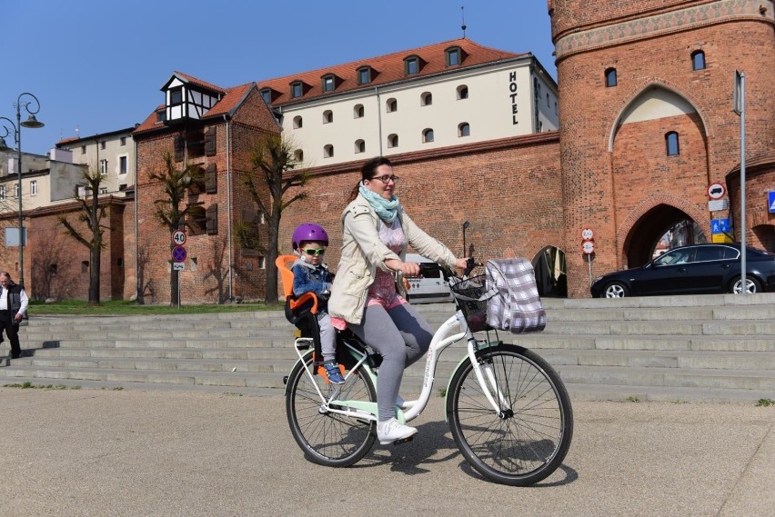 Ruszyła V edycja akcji "Rower Pomaga" prowadzonej przez...