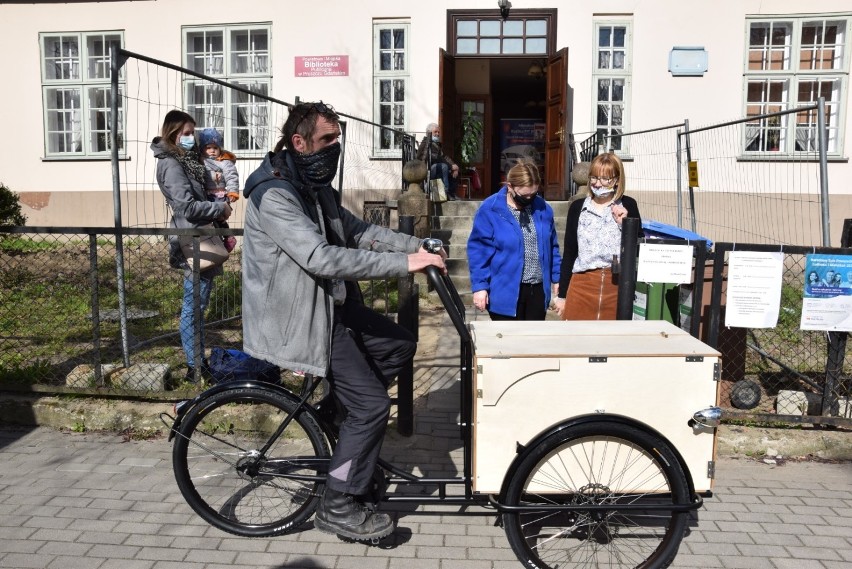 Mobilna biblioteka w Pruszczu. Już wkrótce rower biblioteczny będzie jeździł ulicami miasta. Zobaczcie zdjęcia!