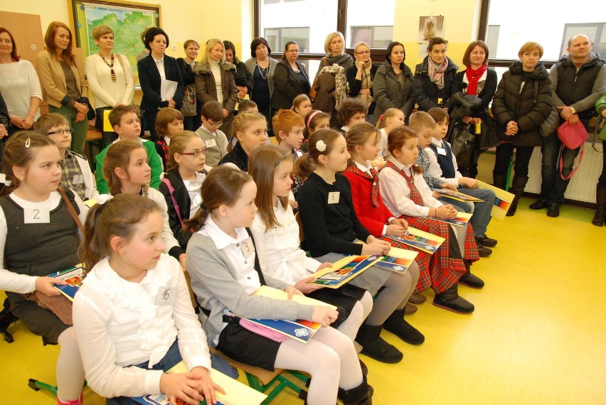 Kalisz: Uczniowie zmagali się z ortografią. Międzyszkolny konkurs u Nazaretanek. ZDJĘCIA