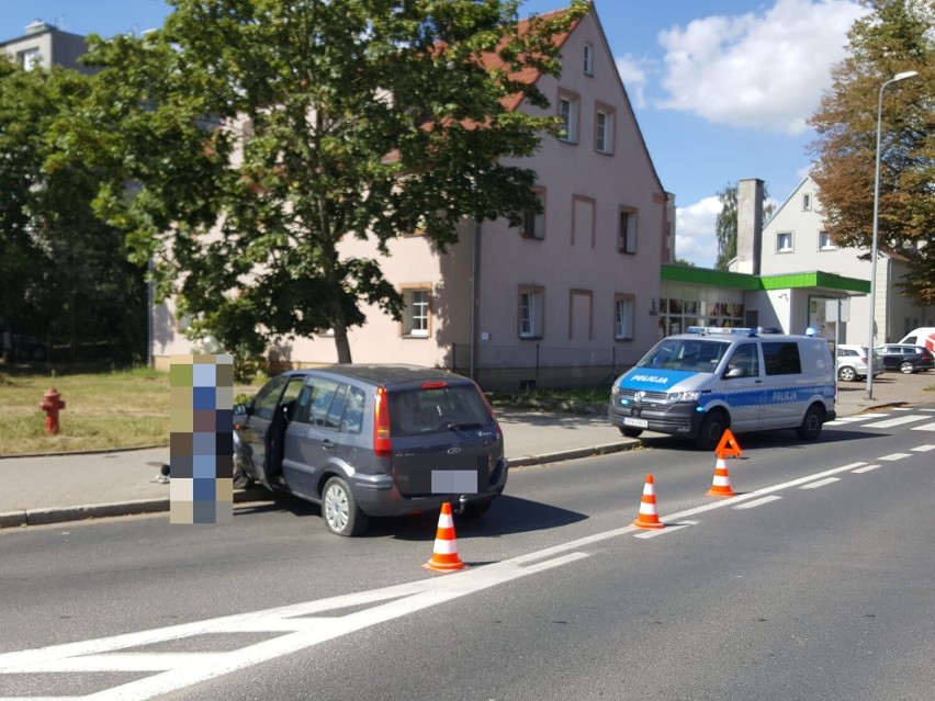 Autem w latarnię na ulicy Polnej w Szczecinku. Wiemy, co się stało [zdjęcia]