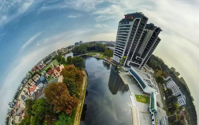 Wybudowany nad Brdą apartamentowiec River Tower to obecnie najwyższy budynek mieszkalny w Bydgoszczy. Jego wysokość to 65 metrów. Jaką wysokość mają inne wysokie budowle w mieście? Sprawdź na kolejnych zdjęciach.