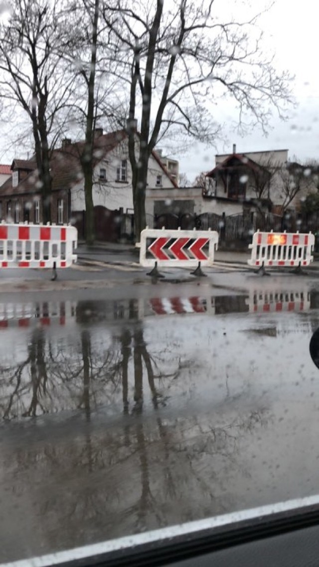 Awaria wodociągu przy ul. Rolnej w Międzychodzie (10.02.2019)

AWARIA WODOCIĄGU PRZY ULICY 17 STYCZNIA W MIĘDZYCHODZIE W MARCU 2018 ROKU - ZDJĘCIA

RATOWNICTWO LODOWE - ĆWICZENIA STRAŻAKÓW Z POWIATU MIĘDZYCHODZKIEGO - GALERIA

GALA PIĘCIU WSPANIAŁYCH MIĘDZYCHÓD 2019 - ZDJĘCIA

STUDNIÓWKA ZESPOŁU SZKÓŁ TECHNICZNYCH (ROLNIK) W MIĘDZYCHODZIE 2019 - ZDJĘCIA

STUDNIÓWKA LICEUM OGÓLNOKSZTAŁCĄCEGO W MIĘDZYCHODZIE 2019 - ZDJĘCIA

STUDNIÓWKA ZESPOŁU SZKÓŁ TECHNICZNYCH (EKONOMIK) W MIĘDZYCHODZIE 2019 - ZDJĘCIA

STUDNIÓWKA ZESPOŁU SZKÓŁ W SIERAKOWIE 2019 - ZDJĘCIA

W powiecie międzychodzkim spada liczba mieszkańców

RADA MIEJSKA SIERAKOWA PONOWNIE WYBRAŁA WICEPRZEWODNICZĄCYCH RADY

W Dzięcielinie pod Międzychodem powstał nowy żłobek - ZDJĘCIA

PROTEST ROLNIKÓW W POWIECIE MIĘDZYCHODZKIM - ZDJĘCIA

ROZMOWA ZE STAROSTĄ MIĘDZYCHODZKIM RAFAŁEM LITKE

UMOWA NA BUDOWĘ MOSTU W MIĘDZYCHODZIE ROZWIĄZANA

Śmietelny wypadek na torach w Lesznie. Zginął mężczyzna
