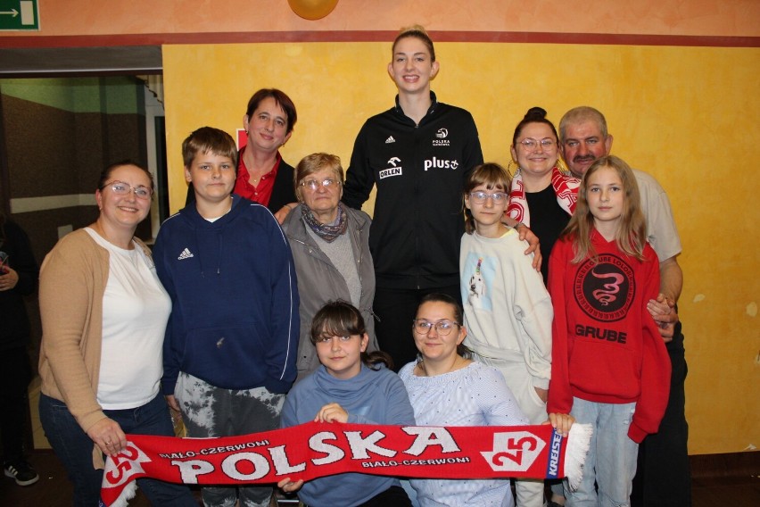 Magdalena Stysiak podczas wizyty w rodzinnym Turowie -...