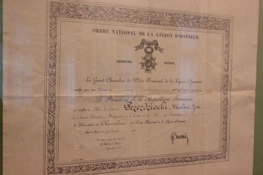 Dyplom nadania francuskiej Legii Honorowej gen. Wacławowi...