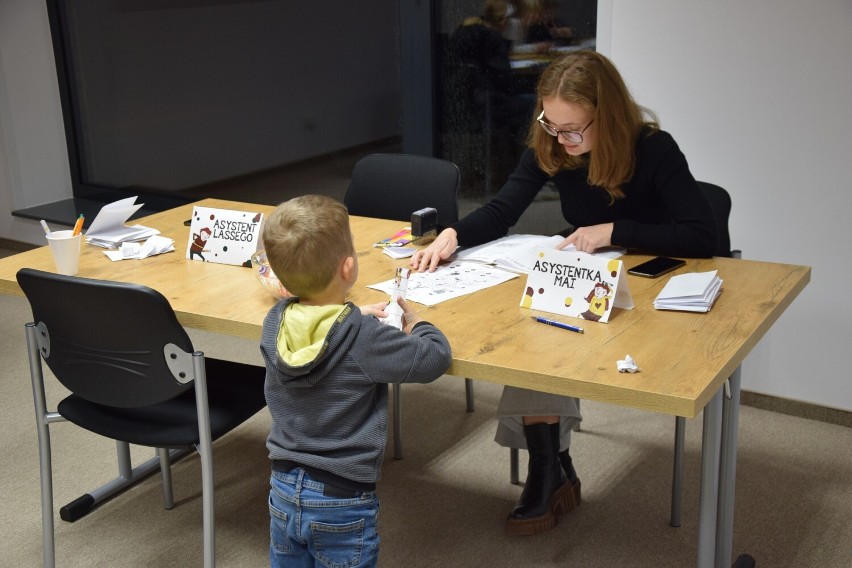 Tajemnicza, z wątkiem detektywistycznym, Noc Bibliotek w Stężycy  ZDJĘCIA