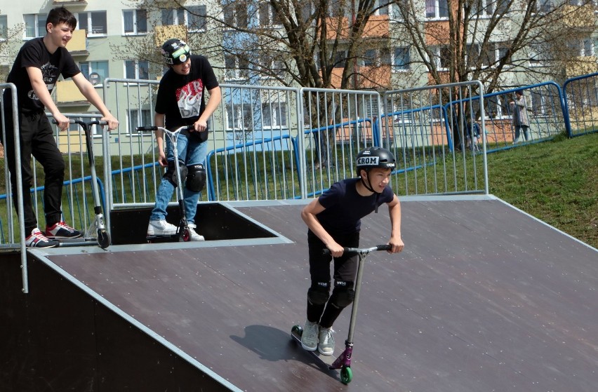 Majówka 2021 w Grudziądzu. Szaleństwa w skateparku na Osadzie Grud na osiedlu Strzemięcin. Zobacz zdjęcia