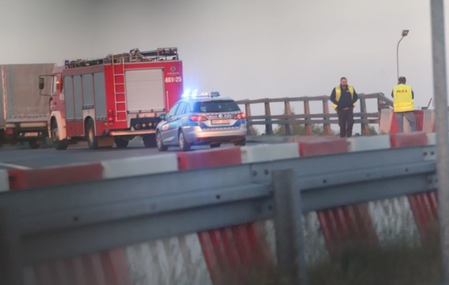 W sobotę wczesnym wieczorem  na drodze ekspresowej S8 (na zjeździe na A1, w kierunku Gdańska) zginął motocyklista. Jednoślad zderzył się z busem.

Zobacz ZDJĘCIA, czytaj na kolejnym slajdzie 