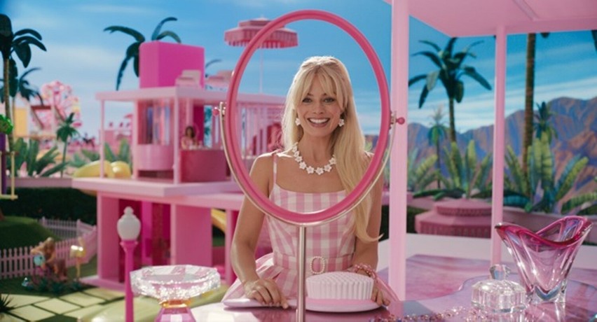 Szukaliśmy „Barbie”, komedii Grety Gerwig, której słodka...