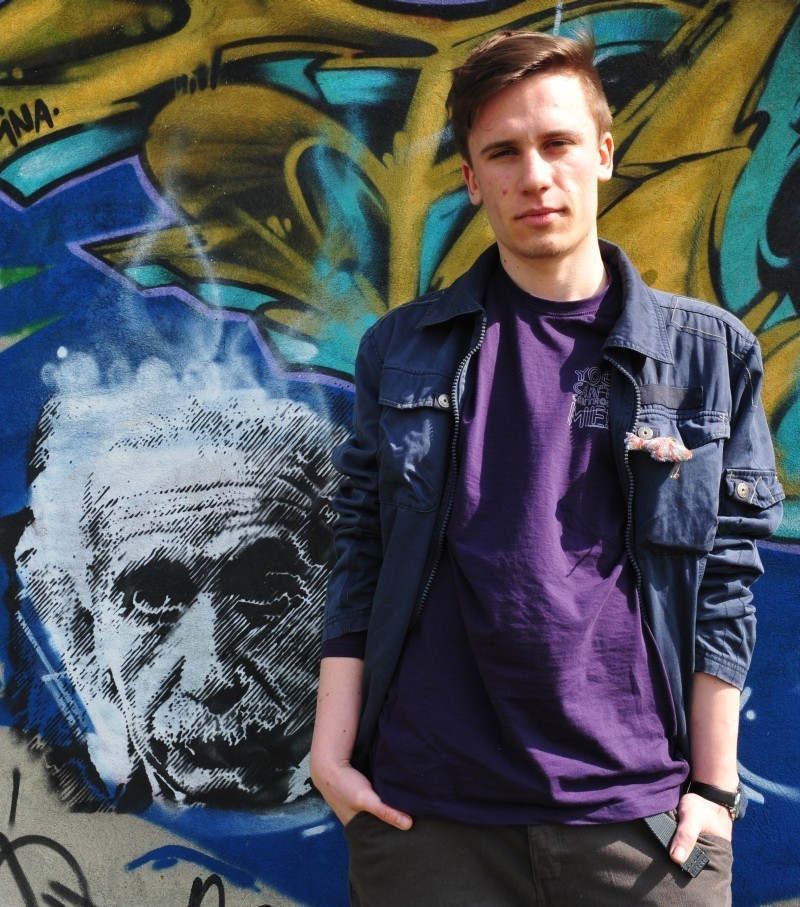 Kalisz: Damian &quot;Kfiatek&quot; Kwiatkowski - artysta zainspirowany sztuką ulicy