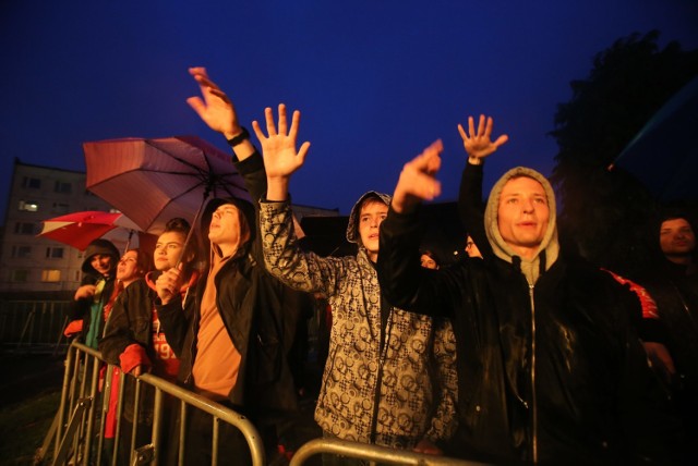 Juwenalia Zagłębia 2018 w Sosnowcu wystartowały 17 maja, w czwartek, na osiedlu akademickim na Pogoni o godz. 17. Tym razem siły połączyły samorządy Wydziału Farmaceutycznego z OML w Sosnowcu z Uniwersytetem Śląskim. W grillowaniu przeszkodził deszcz, ale o godz. 20.30 zaczęły się koncerty Łona /Wecer&ThePimps. Na koniec imprezę przeniesiono do klubu Remedium, gdzie na studentów czekały kolejne atrakcje.