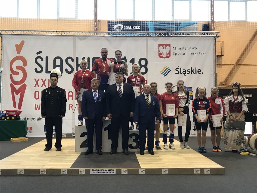 Grad medali młodych sztangistów z LKS Dobryszyce. Najlepszy start od 2013 roku 