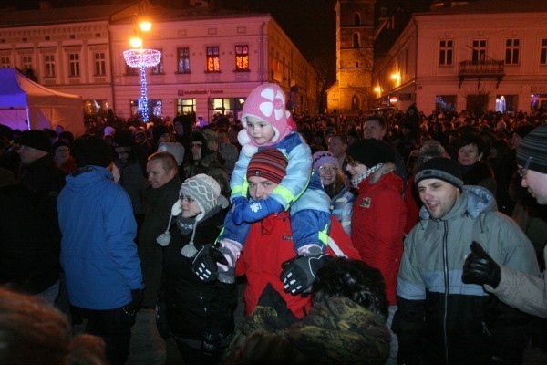 Na sądeckim Rynku Nowy 2011 Rok witały całe rodziny.