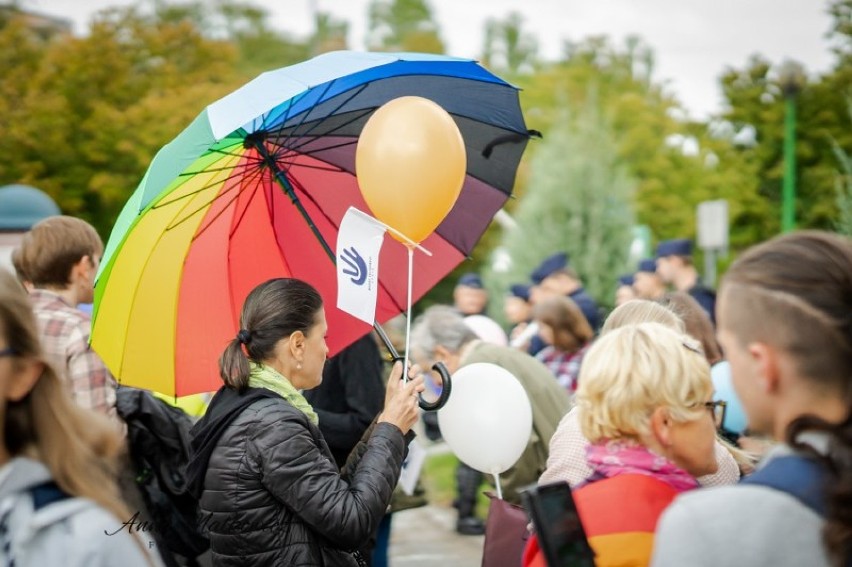 Ponad 300 osób z Konina, Turku, Gniezna, Poznania i Warszawy wzięło udział w II Marszu Tolerancji .Nie obyło się bez incydentu.