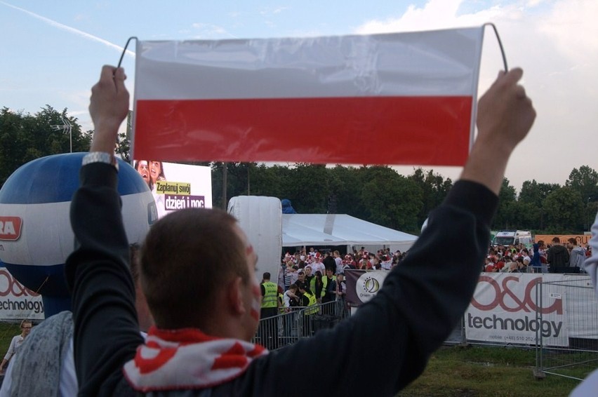 Okiem internauty: Polska - Czechy w toruńskiej Strefie Kibica [ZDJĘCIA]