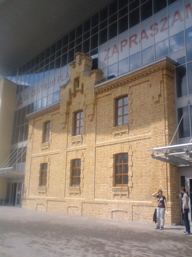 Wejście gł&oacute;wne do Centrum Plaza.
Fot. Katarzyna Fiodor