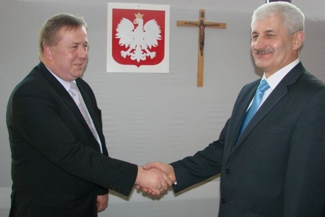 Zdzisław Wojciechowski (z lewej), na zdjęciu z burmistrzem Janem Wieruszewskim, przewodniczący Rady Miejskiej w Opocznie zwyciężył w plebiscycie na Najbardziej wpływową osobę w powiatach tomaszowskim i opoczyńskim