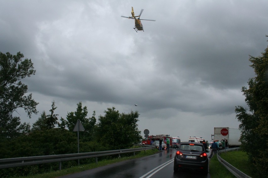 Do wypadku doszło przed godziną 11. Autobus PKS Łódź relacji...