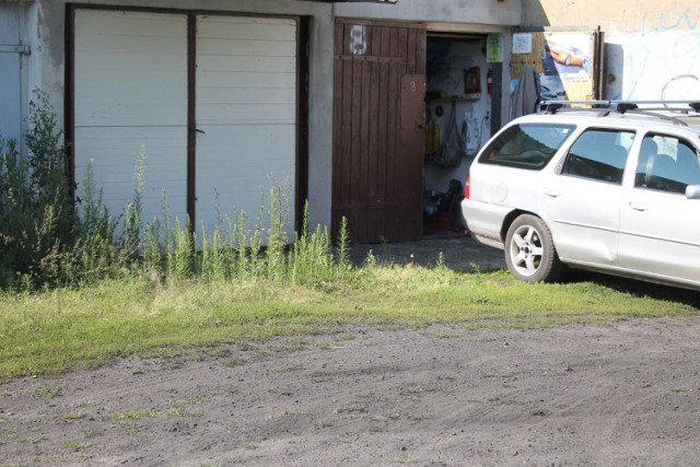 Jak popada garaże przy Pomorskiej w Pile zalewa woda