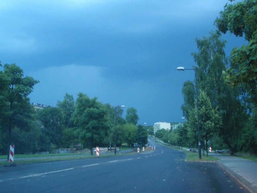 Ten, kto wychodząc z domu nie wziął ze sobą parasola, przemókł do suchej nitki