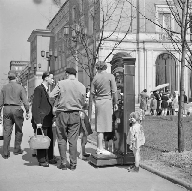 Tutaj na fotografii Henryka Hermanowicza z lat 60. XX wieku.

 Zdjęcia pochodzą ze strony "Kraków - ciekawostki, tajemnice, stare zdjęcia"