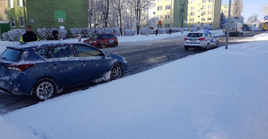 Kolizja dwóch samochodów osobowych i autobusu na alei 3 Maja w Słupsku [ZDJĘCIA]