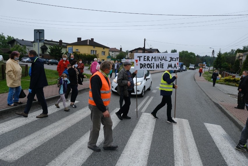 W Sławkowie mieszkańcy kilka razy blokowali na znak protestu...