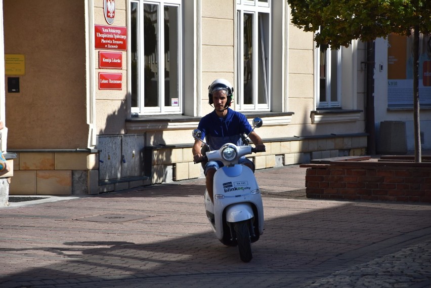 E-hulajnogi atrakcją czy klątwą pieszych? Pierwsza wypożyczalnia w Tarnowie już czynna [ZDJĘCIA]