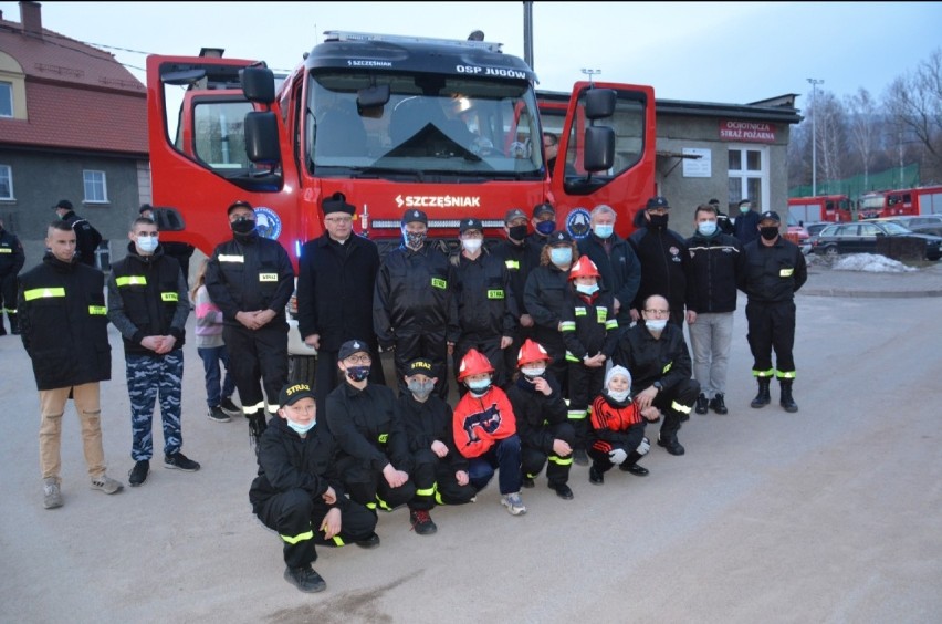 Strażacy z OSP Jugów mają nowy wóz strażacki 