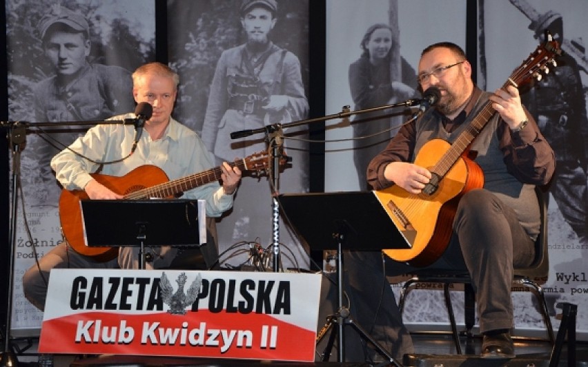 Klub Gazety Polskiej Kwidzyn II. Piekarczyk i Czajkowski zagrali w Czarnej Sali 