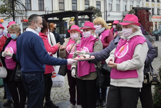 Akcja skierniewickich kobiet przed ratuszem