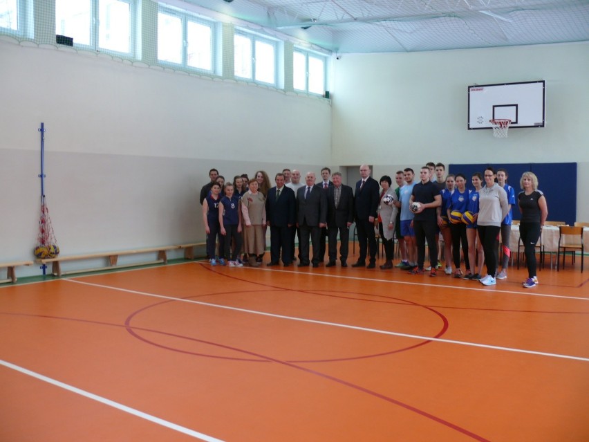 Sala gimnastyczna w ZSP nr 4 w Inowrocławiu została oficjalnie odebrana
