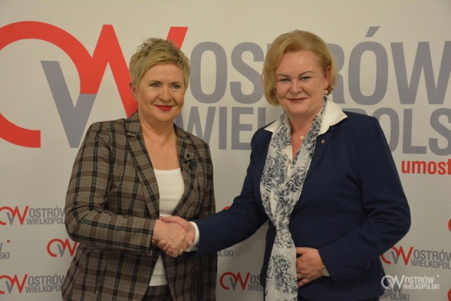 Marzena Wodzińska (z prawej) pokieruje Regionalnym Zakładem Zagospodarowania Odpadów w Ostrowie