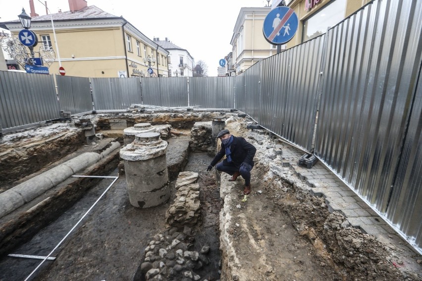 - Spodziewamy się, że zejdziemy znacznie głębiej. Nie wiemy...