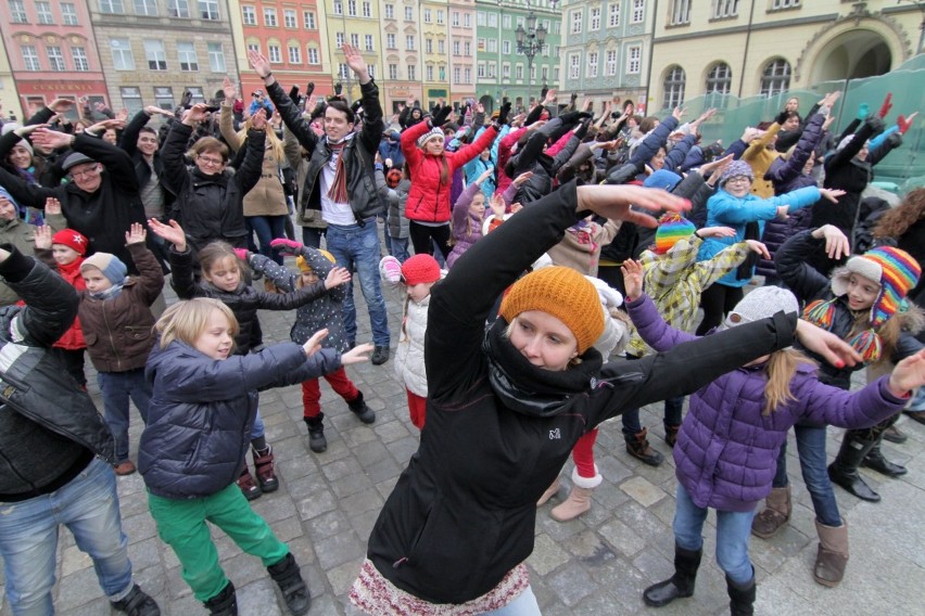 Wrocław jak Jerozolima. W żydowskie święto tańczono flash moba w samym Rynku (ZDJĘCIA)