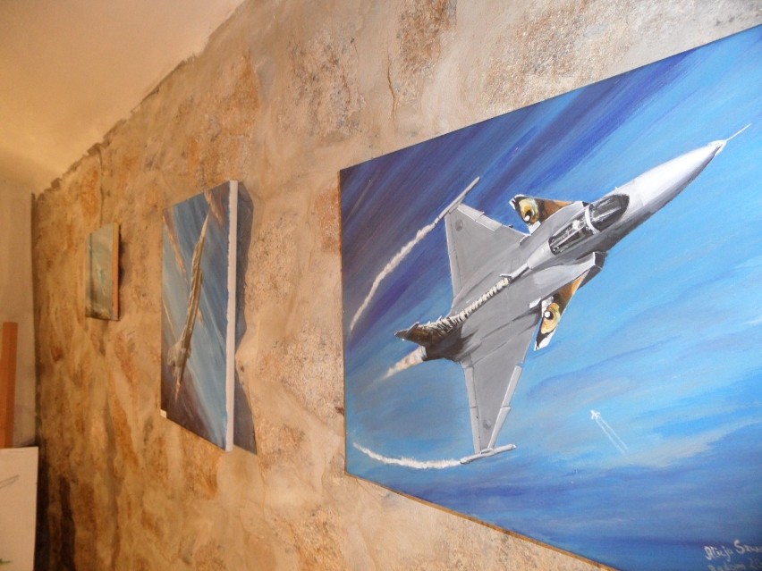 Wystawa grupy Ars Avionica w Zabrzu. Zobacz połączenie lotnictwa i malarstwa w MDK nr 2