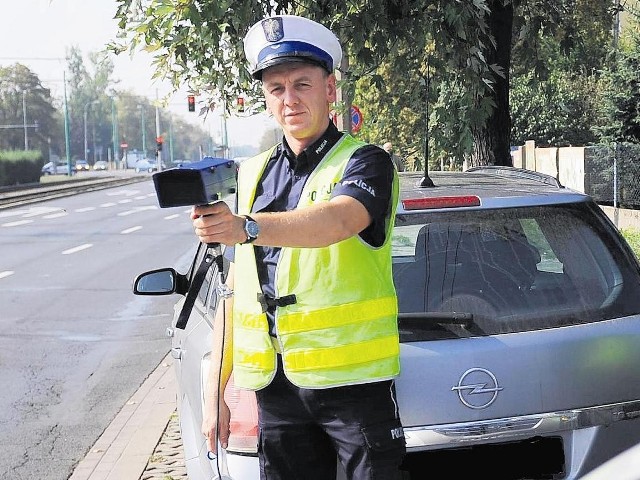 Jazda bez pasów to będą 4 punkty karne i sto złotych mandatu