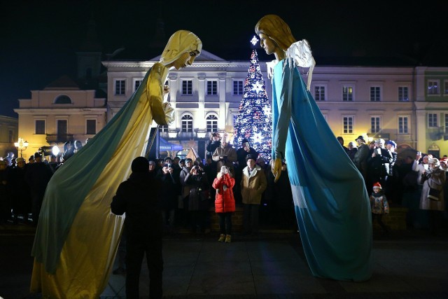 Wigilia miejska w Piotrkowie na Rynku Trybunalskim 2018 odbędzie się w niedzielę, 16 grudnia. Zdjęcia ze spotkania przedświątecznego z 2017 roku